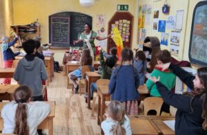 Wendy Shearer storytelling with Quainton Hall Pupils